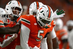 No. 10 Miami Nos 6 se mantiene para derrotar a Notre Dame 27-24