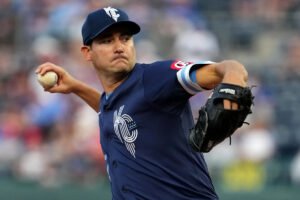 Reales llama a Seth Lugo Play-Off corriendo la vista de la espalda baja a la IL de 15 días