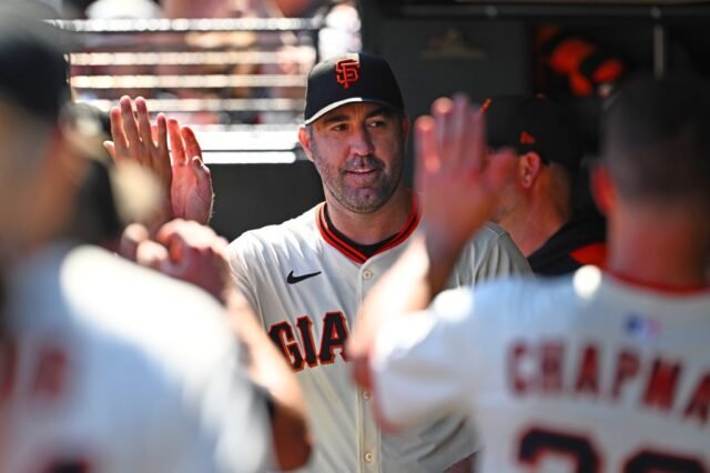 BNG-L-GIANTS-0901-02.jpg