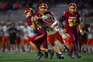 Roundup de fútbol de la escuela secundaria del Área de la Bahía 2025: Mejor acción de la Semana 2