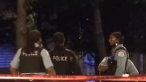 El gobernador rechazó la amenaza de Trump de enviar a la Guardia Nacional como un disparo 58 el fin de semana en Chicago