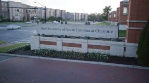 La policía investigó a Wallis Hall de UNC Charlotte