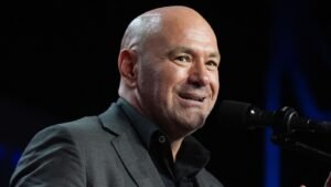 La conferencia de prensa de Dana White Canllo Alvarez vs. Terns Crford, Muhammad Ali, venció al periodista por las preguntas de la ley. Noticias de boxeo