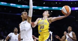 Esses derrotó a Sparks, establece los récords de temporada regular de la WNBA para triples