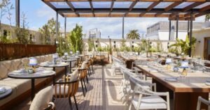 New House de repente cierra a los miembros de moda en los clubes de compañeros de trabajo de Los Ángeles.