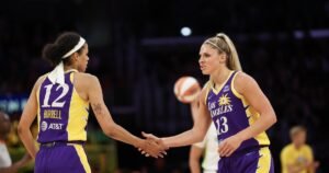 Sparks derrota a Dallas para salvar las esperanzas de su juego descolorido