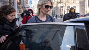 Ex esposa de Sen. Bob Menández será castigado por el papel del esquema de sobornos