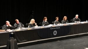 Las controvertidas medidas de fondos escolares chárter obtienen una audiencia importante frente a la Corte Suprema de Kentucky