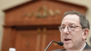 El presidente de North -West anunció la renuncia al final del término marcado por la emoción de la Casa Blanca