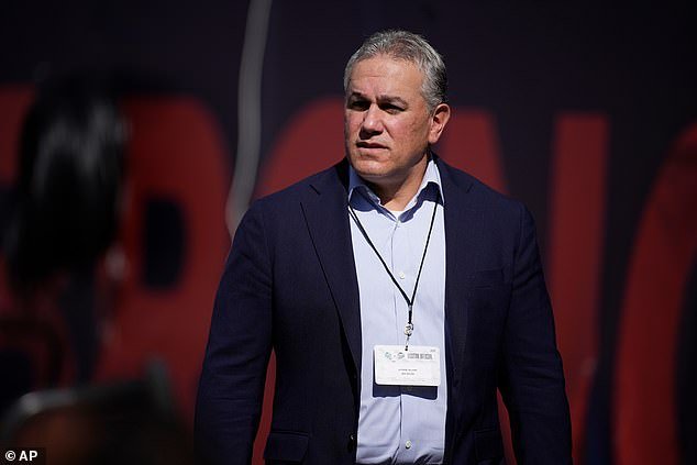 Los ex Jets de Nueva York afirmaron haber recibido un disparo en represalia por una mala conducta sexual sobre el presidente del equipo