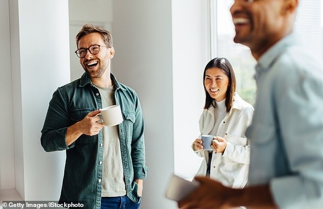 Una vez al día, reír puede reducir el riesgo de depresión, busque un estudio