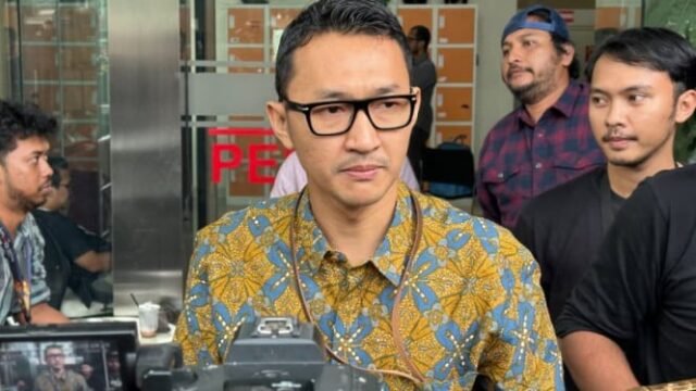 1761623320_688c69ed334aa-juru-bicara-kpk-budi-prasetyo-di-gedung-merah-putih-kpk_665_374.jpg