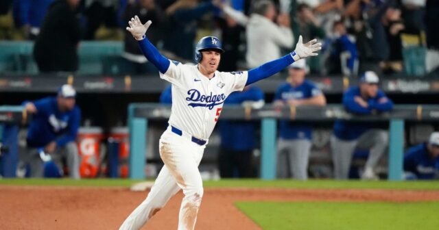 251028-World-Series-2-rs-eedd4d.jpg