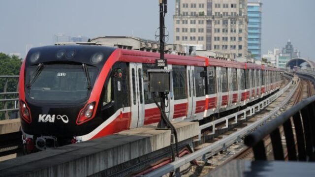 6800cb086c01e-tarif-lrt-jabodebek-mulai-dari-rp-5-000-di-long-weekend-paskah-cek-stasiun-dan-destina.jpeg