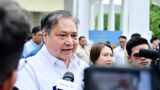 68ca14a002177-menko-bidang-perekonomian-airlangga-hartarto-di-kompleks-istana-kepresidenan_665_374.j.jpeg