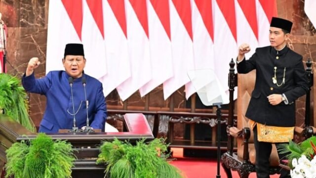 68f4c932764d4-presiden-prabowo-subianto-dan-wapres-gibran-rakabuming-raka_665_374.jpg
