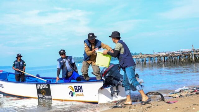 68fcc0c5e221e-bri-peduli-salurkan-perahu-literasi-untuk-dukung-program-literasi-anak-negeri_665_374.jpeg