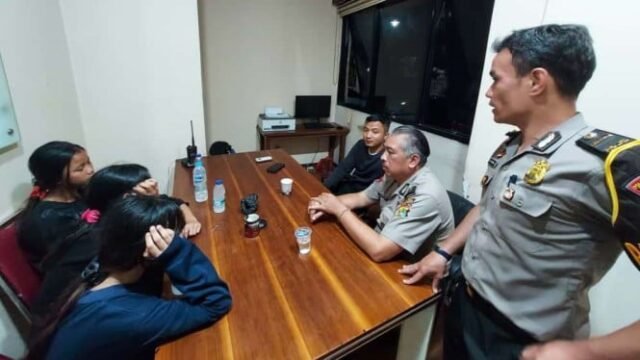 68feeb7c848f0-polres-pelabuhan-tanjung-priok-menerima-laporan-tiga-anak-perempuan-tersesat_665_374.j.jpeg