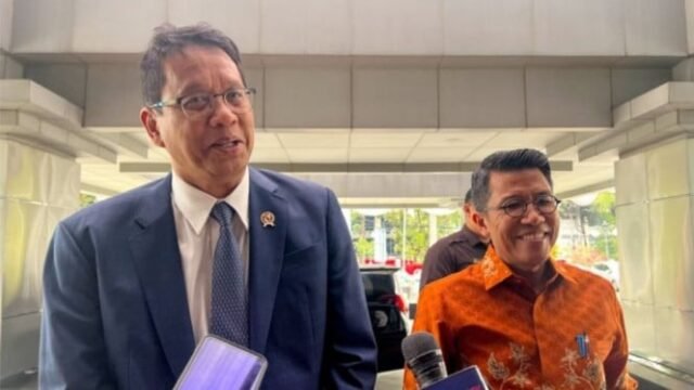 68ff48f6d57de-menteri-keuangan-purbaya-yudhi-sadewa-ketua-komisi-xi-dpr-mukhamad-misbakhun_665_374.j.jpeg