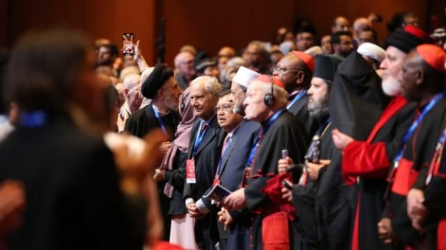 68ff8498e6fb7-jusuf-kalla-jk-di-ajang-international-meeting-for-peace-roma_665_374.JPG