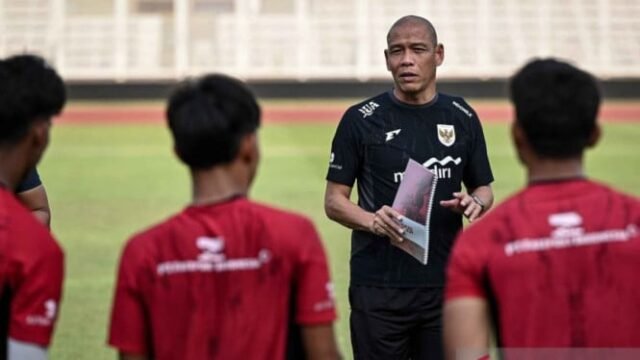 690155a482c6c-pelatih-timnas-indonesia-u-17-nova-arianto_665_374.jpg