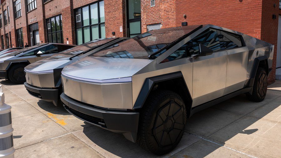 Dos familias exigen a Tesla sobre el diseño de la puerta después de las muertes por aceleración