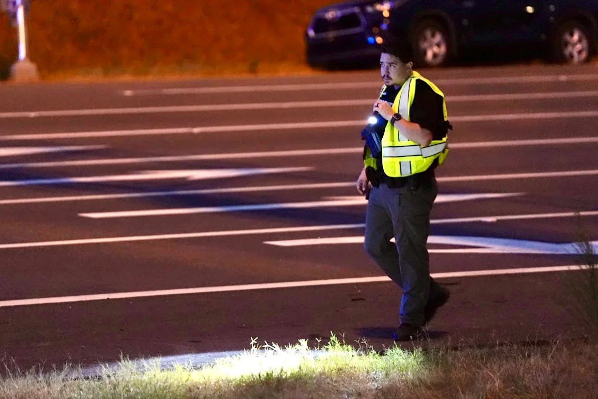 Dos víctimas confirmadas, generalmente sospechosas después de la salida de la Rampa de salida de la I-10, partieron de la salida de disparos