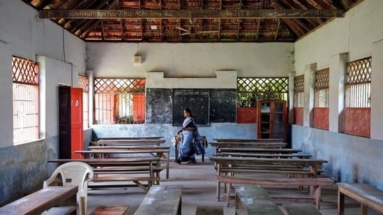 classroom-closure-schools-government-coronavirus-s_1761470904690_1761470904883.jpg