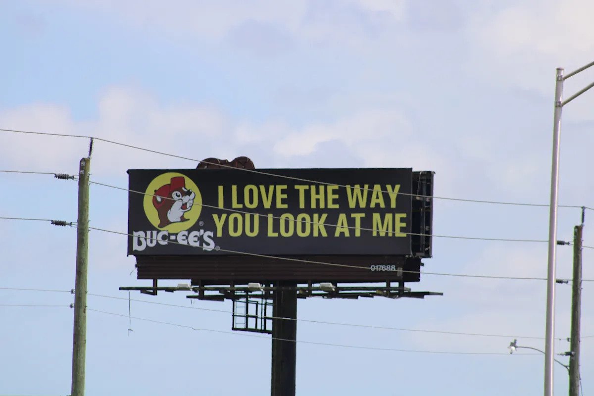 Los tableros de notificación BUC-EE decoran las carreteras de Florida, pero ¿dónde se puede fibrar en Florida?
