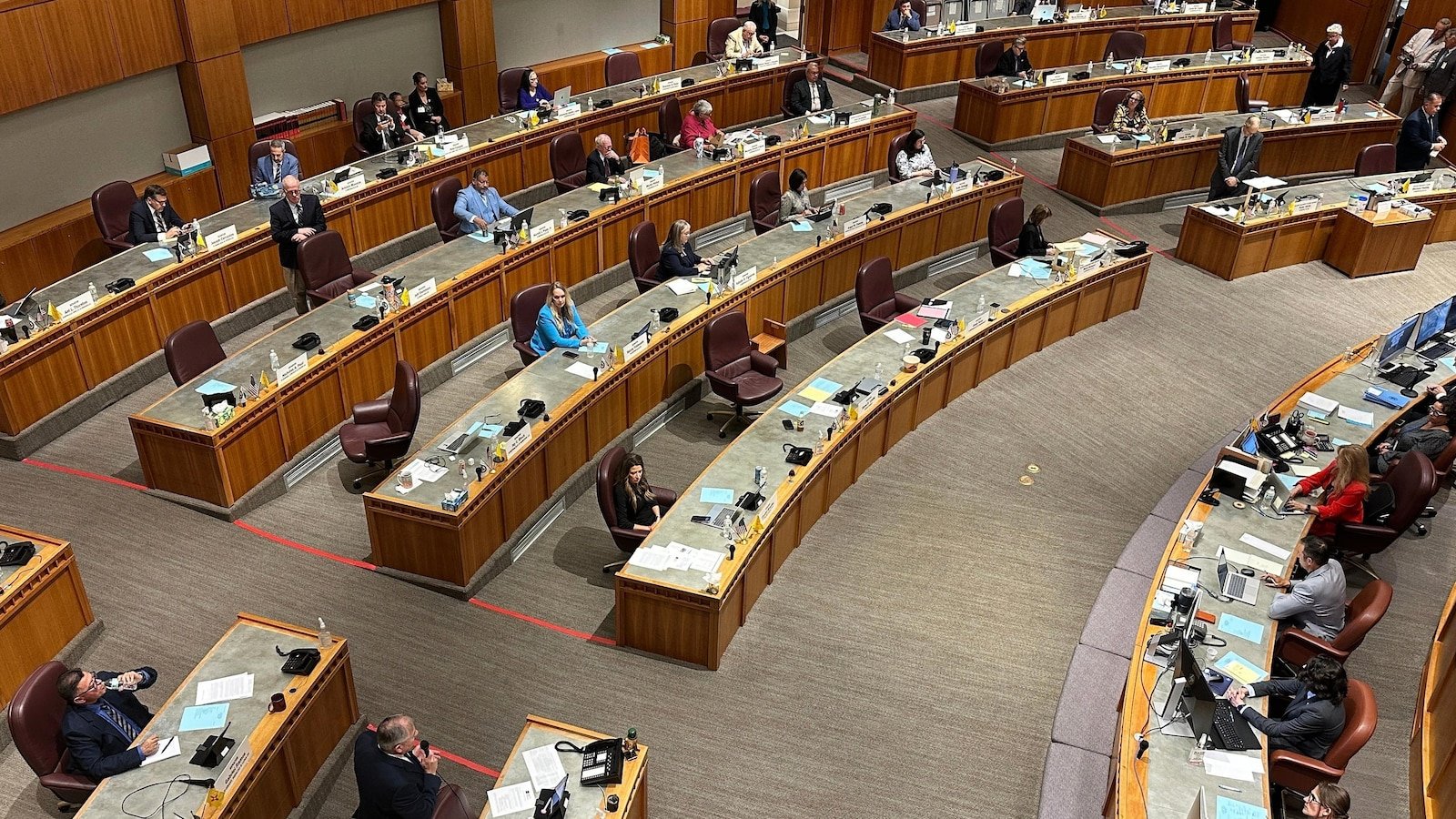 Los recortes federales del gobernador de Nuevo México firmaron el proyecto de ley para tratar con