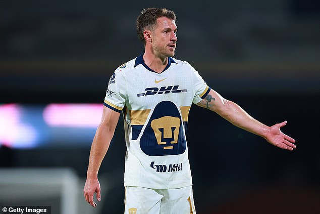 Aaron Ramsey ‘termina contrato en México’ después de hacer solo seis apariciones en tres meses, poniendo fin a una pesadilla después de perder a su amado perro