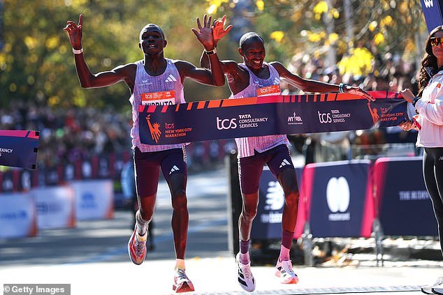 Increíble foto final cuando Benson Kipruto gana el thriller y Helen Obiri establece un nuevo récord en el Maratón de Nueva York