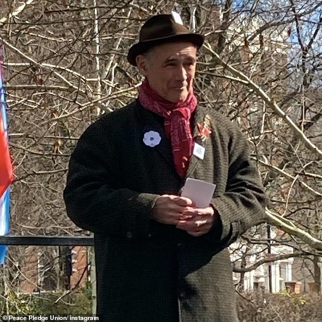 El actor de Dunkerque, Mark Rylance, apoya el controvertido movimiento de la amapola blanca para conmemorar las ‘descolonías’ el domingo