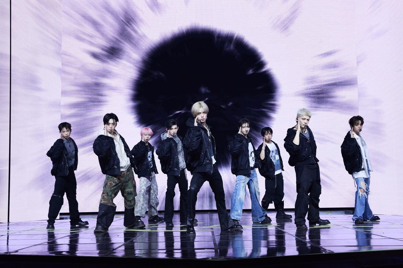 El primer álbum coreano de &TEAM vende más de 1 millón de copias en un día