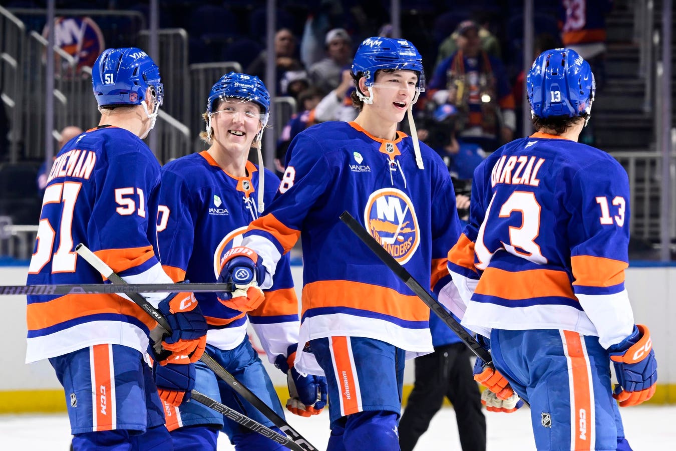 Con Mathieu Darche, los Retooling Islanders siguen siendo todo menos aburridos