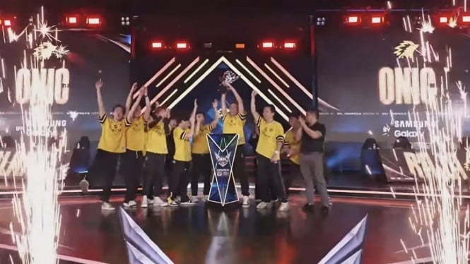 690d6d6346ee3-onic-esports-juara-mpl-indonesia-season-16_665_374.jpeg