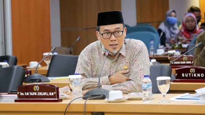 69184ee709344-anggota-komisi-b-dprd-dki-jakarta-m-taufik-zoelkifli_665_374.jpg