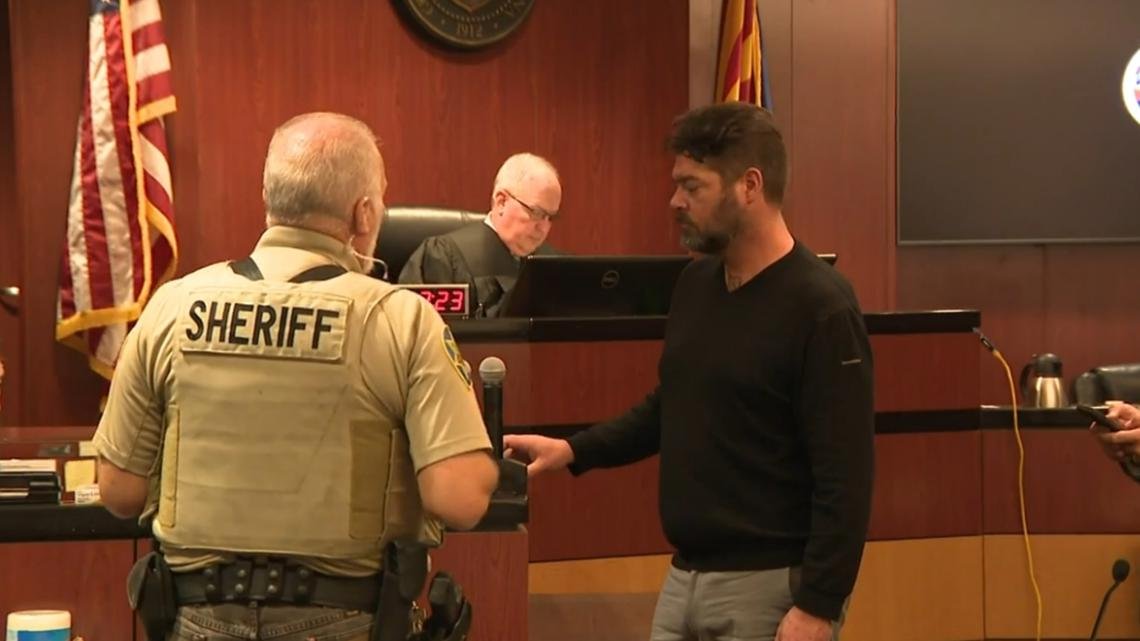 Una pareja de fuera del estado está tras las rejas después de robar $110,000 de un programa de vales escolares de Arizona ligeramente regulado.