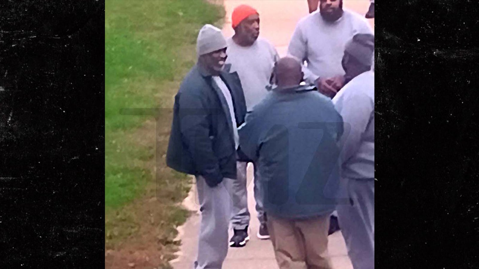 Diddy Smiles, habla con becarios en Fort Dix