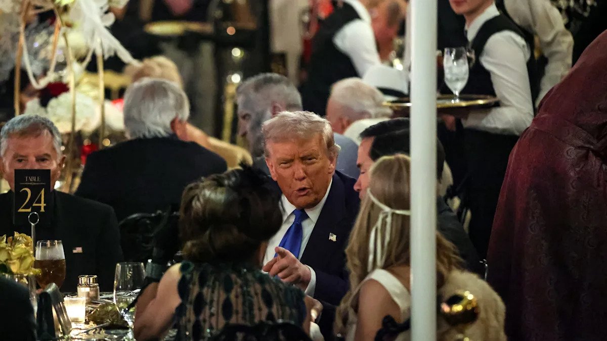 Los invitados de Mar-A-Lago dan detalles interesantes sobre Gatsby Bash Trump