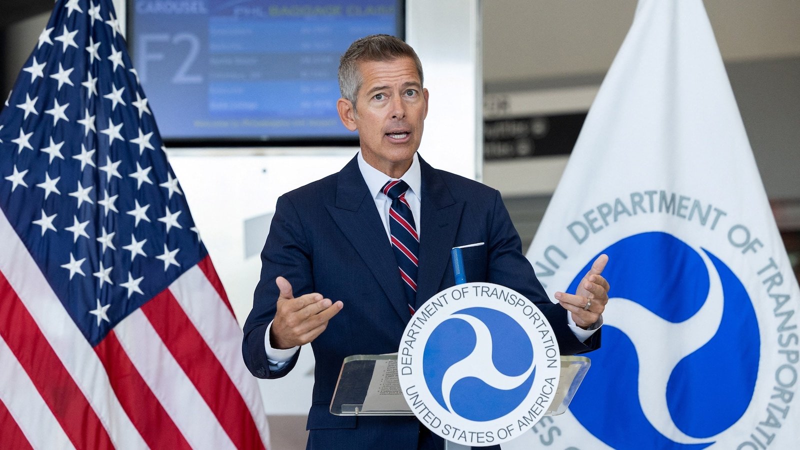 ‘Retrasaremos, cancelaremos’ vuelos para garantizar que las personas estén seguras: Duffy sobre cuestiones de ATC