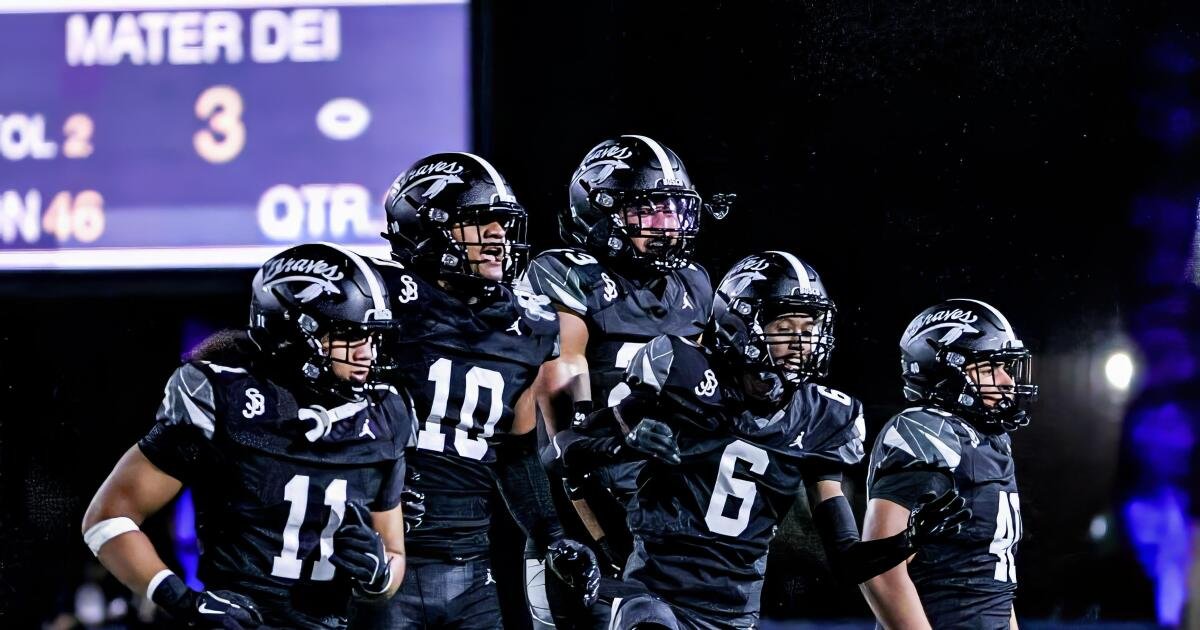 Es hora de los playoffs de fútbol americano de la escuela secundaria, con nuevos equipos en la mezcla