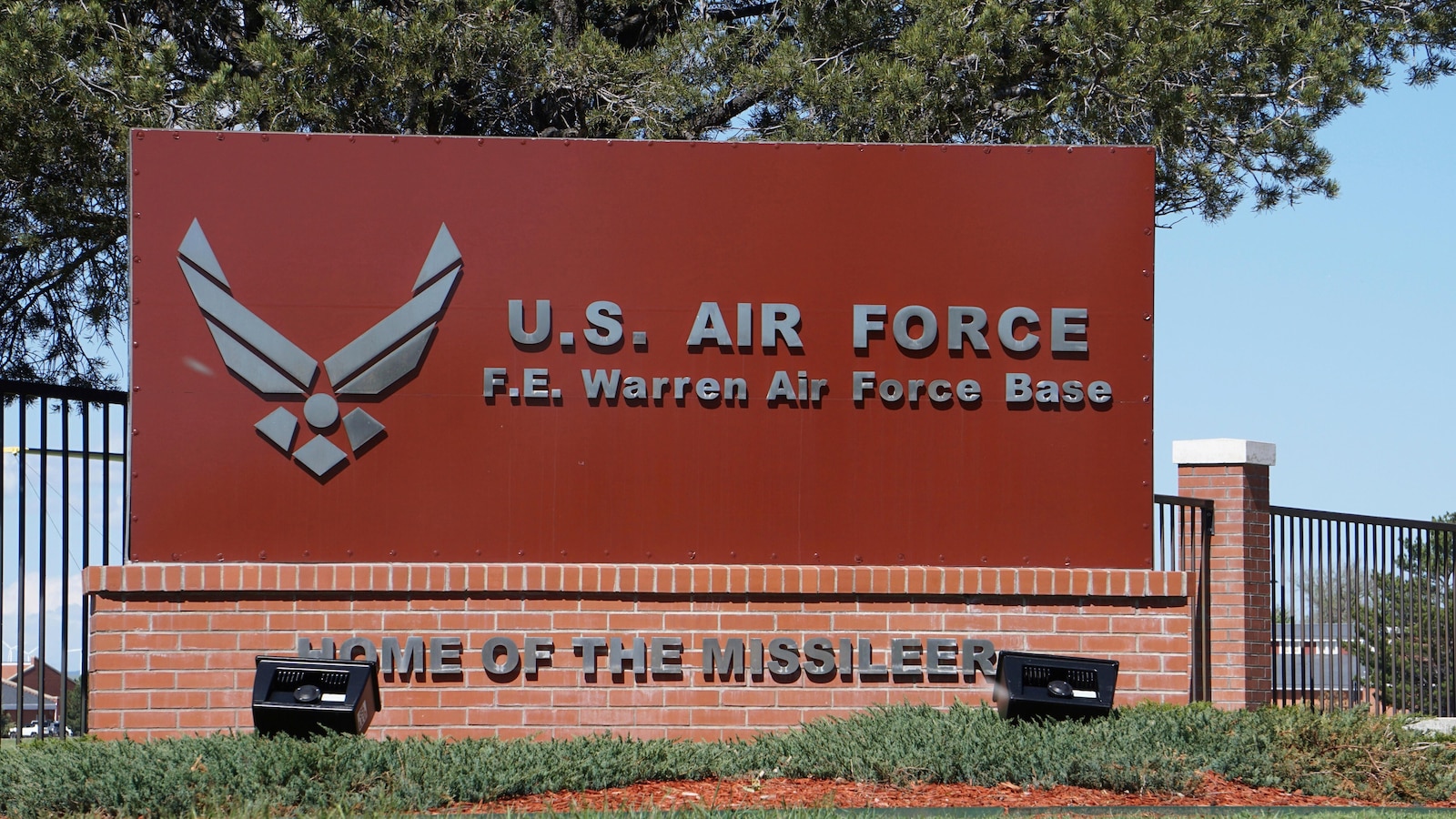 Aviadores nucleares estadounidenses se declaran culpables de hacer declaraciones falsas en el tiroteo que suspendió el uso de la Sig Sauer M18