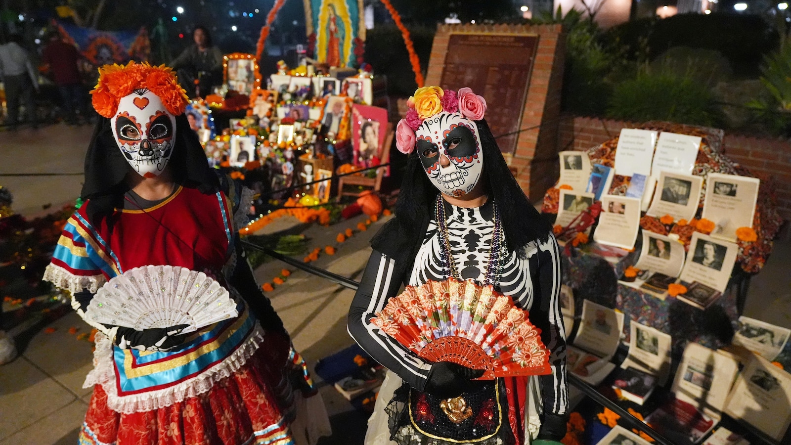 Los mexicoamericanos equilibran tradición y modernidad al celebrar el Día de Muertos