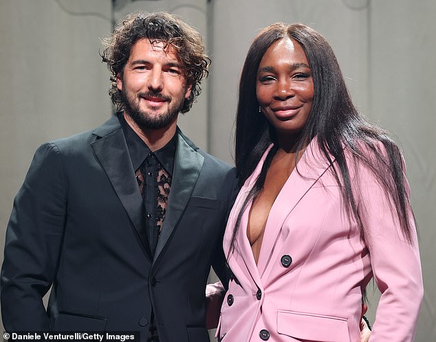 100545975-15409639-Venus_Williams_has_confirmed_that_she_is_engaged_to_her_actor_bo-a-1_176650724380.jpeg