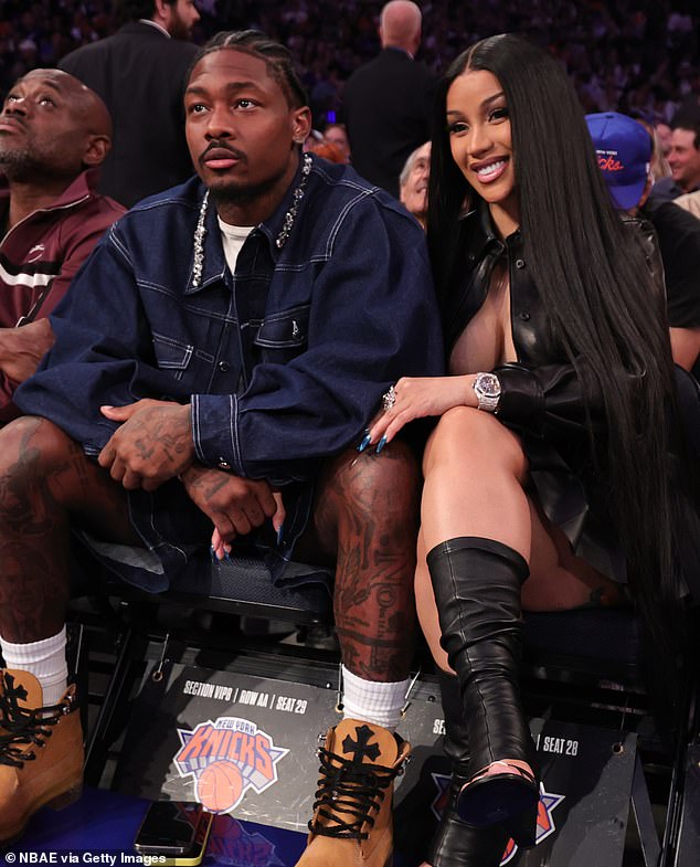 103871895-15422901-Diggs_is_pictured_with_girlfriend_Cardi_B_in_courtside_seats_at_-a-27_17671167484.jpeg