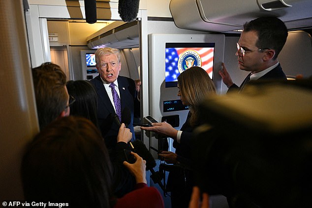 Trump insulta a periodista que cuestiona los resultados de su resonancia magnética