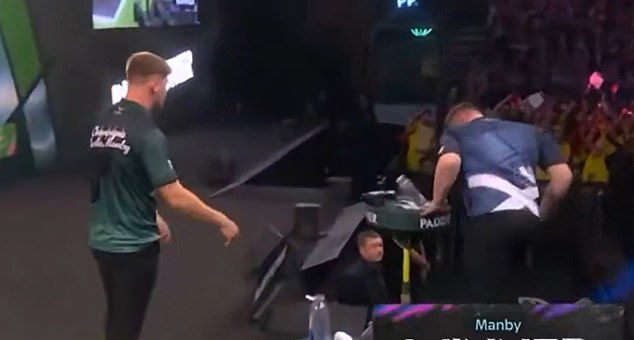 104741857-15407011-The_Scotsman_launched_the_furious_punches_after_being_beaten_by_-m-97_17664309635.jpeg