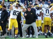 Michigan supera el escándalo del asunto Sharon Moore con el primer juego desde el arresto del ex entrenador