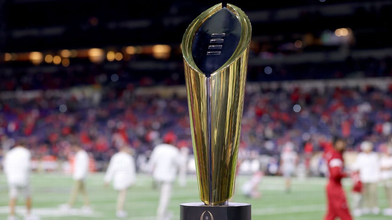 Alabama, Miami entran, Notre Dame sale mientras Indiana lidera el campo de 12 equipos del CFP
